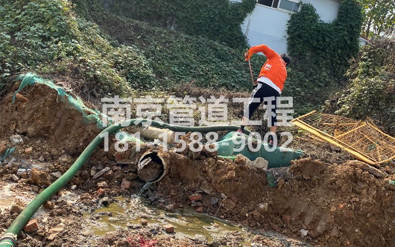 263华阳工地化粪池清理