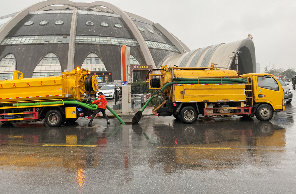 271华阳商场管道清淤